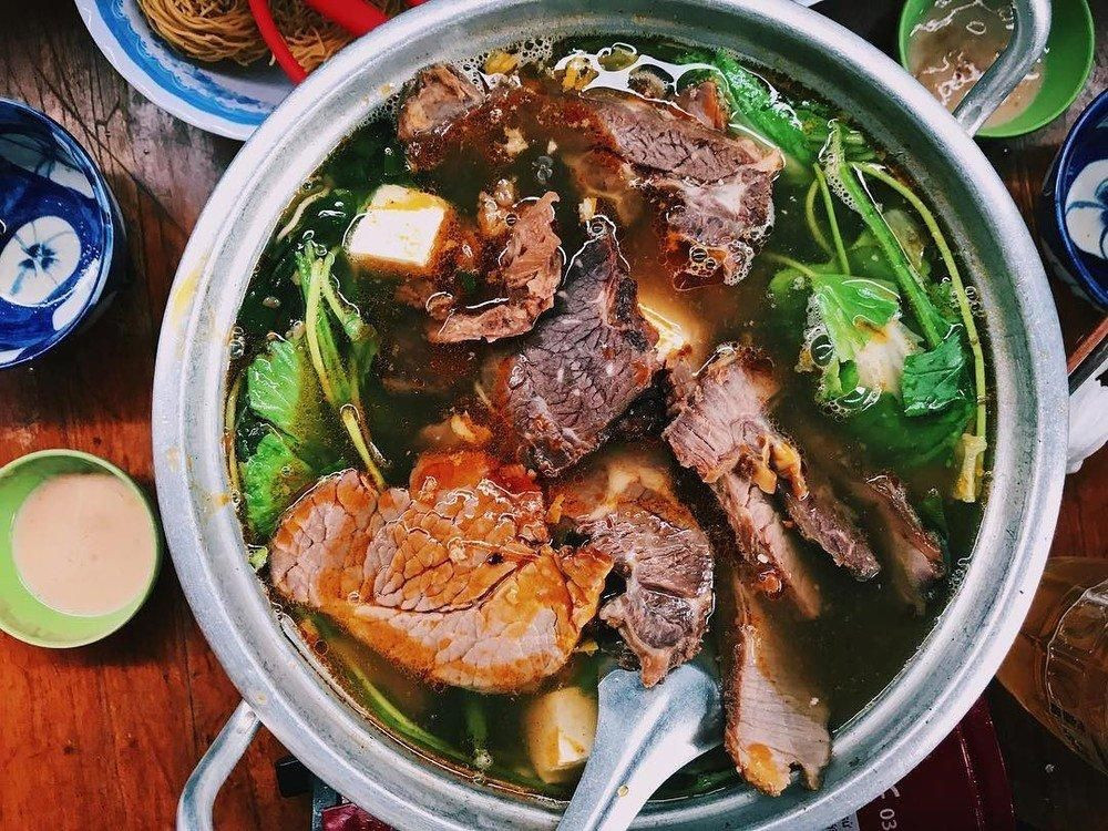 Lẩu bò Ba Toa Đà Lạt 